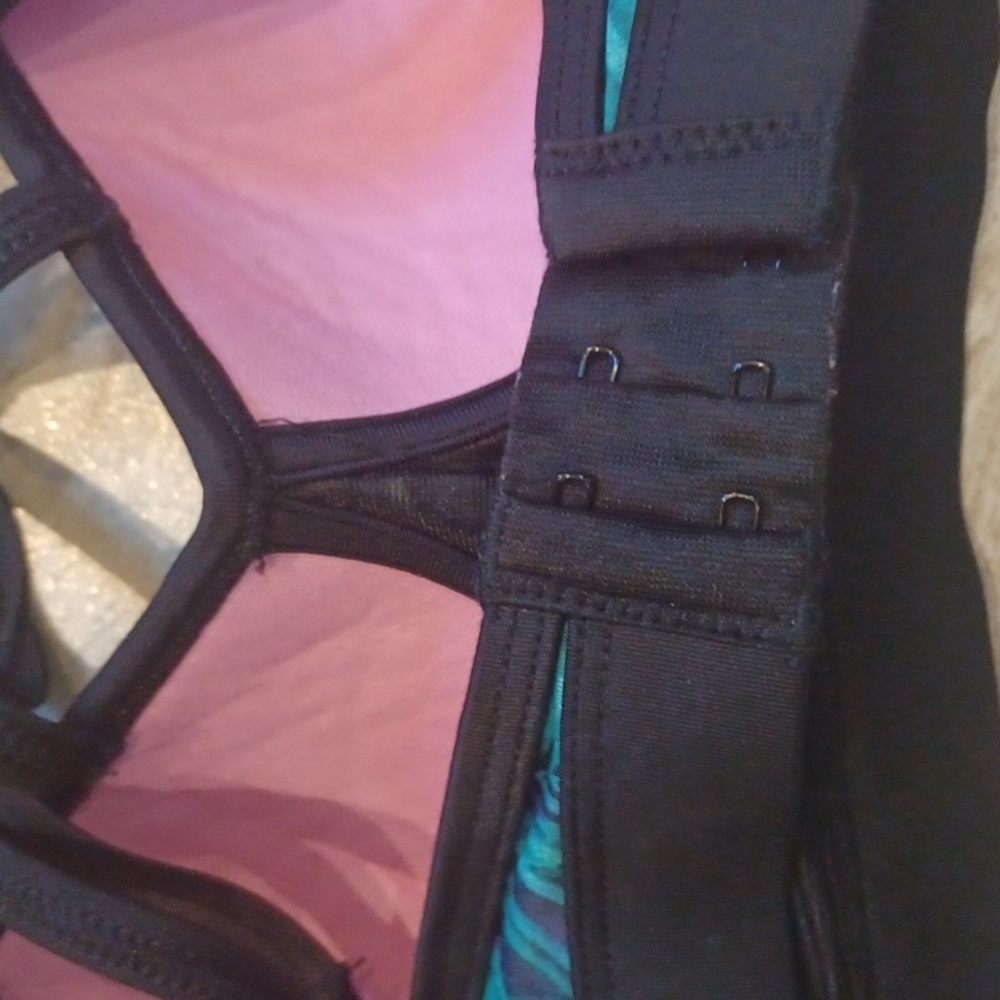 PINK Victoria's Secret Ultimate Strappy Bra - Picture 3 of 6